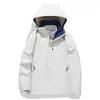 Chaqueta de Montañismo para Exteriores Otoño e Invierno Tres en Uno Forrada de Polar Engrosada con Capucha Desmontable Estilo Pareja Impermeable a Prueba de Viento