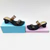 Pantuflas Transfronterizas Estilo de Moda 2025 Nuevas Sandalias de Tacón Grueso Modernas y Rejuvenecedoras Estilo Hada Simple Versátil