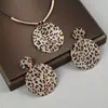 Joias de Moda Transfronteiriças Europeias e Americanas, Colar Gargantilha Conjunto Personalizado Geométrico Redondo Estampa de Leopardo Cordão de Couro Martelado Tubo de Cobre