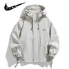 Ropa para Hombre 2026 Primavera/Otoño Chaqueta Exterior Tipo Shell Chaqueta Hombre Capa Única Delgada Color Sólido Ropa de Montañismo Rompevientos para Pareja Ropa de Abrigo Mujer