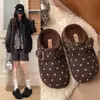 En stock: Nuevos zapatos slip-on de mezcla de lana con lunares retro 2026 con suelas suaves, forro de felpa para abrigar y características antideslizantes, perfectos para uso casual