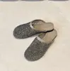 Sapatos Femininos Retro Estilo Chanel com Pérolas, Boca Rasa e Totalmente Cravejados, com Design Versátil de Strass, Mules de Costas Abertas com Bico Fechado