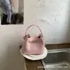 Bolso de Mano de Moda de Gama Alta Bolso Cubo para Mujer 2026 Nuevo de Moda Versátil para Viajar al Trabajo Bolso de Hombro Cruzado
