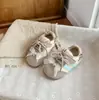 Zapatos Deportivos para Niñas Estilo Otoño/Invierno 2026 de Caña Baja Antideslizantes con Cordones Zapatos de Bebé de Moda Versátiles Casuales Zapatos Individuales para Niñas Bebés