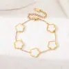 Pulsera de Acero Inoxidable Flor de Cinco Pétalos Explosión Transfronteriza Moda Europea y Americana Elegante Oro de 18 Quilates Nicho Versátil Joyería de Mano al por Mayor