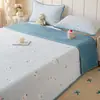 Colcha de retalhos de gaze dupla camada em desenho animado, peça única, lençol de leite veludo espessado, tapete de tatame, antiderrapante, resistente à sujeira, adequado para todas as estações.