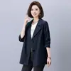 Trench Coat Casual Petite 2026 Outono Novo Solto Comprimento Médio Mãe de Meia-Idade Emagrecedor Redutor de Idade Peça de Roupa Externa