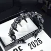 Tiara de Malha com Strass de Luxo de Alta Qualidade para Mulheres 2025 Novo Estilo Presilha de Cabelo com Coroa Alta Acessório de Cabelo Versátil