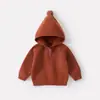 Suéter con capucha de forro polar, engrosado, simple con pompón para bebés y niños pequeños, nuevo conjunto de overol de lunares de invierno para niñas