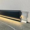 Rodapé de liga de alumínio luminoso com fenda para lâmpada de led, lâmpada de canto de liga de alumínio de montagem aberta com linha de pé de metal colado