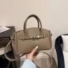 Bolso de Mano de Diseño de Nicho Transfronterizo Nuevo Estilo Otoño 2026 Moda Versátil Bolso Tacto de Alta Gama Bolso de Hombro Único Cruzado