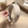 Pinza para el Cabello Facial de Lana Retro con Etiqueta Dorada Versátil para Otoño e Invierno Diadema de Ala Ancha para Uso Diario de Mujer Diadema Alta para la Cabeza Tocado