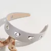 Moda Europea y Americana Elegante Diadema de Cuero de Ala Ancha Estilo Punk Moda de Corte Metálico Accesorios Versátiles para el Cabello para Mujeres al Salir