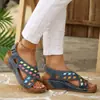 Sandálias de Plataforma Respiráveis Casuais de Marca Independente para Comércio Exterior Europeu e Americano para Mulheres, Sandálias Fashion com Blocos de Cor, Quadradas, Velcro, Slip-On