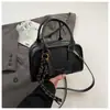 As bolsas pequenas populares deste ano para mulheres, versáteis para outono e inverno 2026, nova moda retrô, bolsa de ombro único, bolsa transversal, bolsa de mão, bolsa almofada