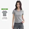 Camiseta gris de color sólido, versátil, con cuello en U y manga corta para mujer, camiseta básica de verano ajustada con hombros rectos