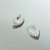 Pendientes Ins Europeos y Americanos, Pendientes de Joyería Transfronteriza Sencillos y Personalizados de Acero Inoxidable, Patrón de Concha Dorada, Hebilla Italiana, Gama Alta