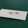 Pendientes de botón de cerámica populares estilo coreano para mujer, combinación fresca y versátil, pendientes pequeños para la semana, joyería, fuente de puesto callejero, nuevos