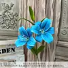 3D2 Pequena Flor de Lírio Artificial de Couro Flor Artificial de Plástico Decoração de Sala de Estar de Alta Qualidade Flor de Casamento Produto Acabado