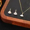 Conjunto de Brincos e Colar Weidni de Luxo Acessível, High-End, Elegante, Moderno e Versátil, Atacado para Mulheres