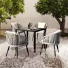 Mesa y silla de exterior Silla de jardín de patio de villa Mesa de ocio de moda para balcón Combinación de mesa de plástico y madera Mesa y silla de ratán para exteriores