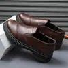 Sapatos Masculinos de Bico Redondo de Alta Qualidade, Novos Sapatos Masculinos de Couro de Outono, Tendência com Sola Grossa, Respiráveis, Moda Versátil, Sapatos Business Casual