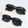 Óculos de Sol Quadrados da Moda com Rebites para Homens, Proteção UV, Estilo Europeu e Americano, Óculos de Sol Simples para Mulheres, Estilo de Rua, Design Elegante