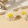 Pendientes Tejidos de Flor Hechos a Mano Estilo Bohemio Clavos de Oreja de Alta Gama para Mujeres Nicho Versátiles Elegantes Pendientes de Estilo Festivo