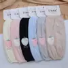 Novas Mangas Longas de Veludo da Moda para Adultos com Morangos Bordados, Mangas Anti-Manchas para Outono e Inverno, Atacado do Fabricante