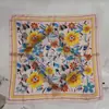 Pañuelo cuadrado estampado de leopardo bufanda coreana femenina de seda versátil pañuelo para el pelo bufanda retro flor de anacardo pañuelo cuadrado pequeño venta al por mayor