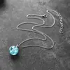 Collar con colgante de bola transparente de resina con nubes blancas y cielo azul creativo de estilo europeo y americano transfronterizo.