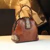 Bolsa Pequeña de Cuero Tallado 2024 Nuevo Vintage Elegante Moda Bolso de Pierogi de Cuero Genuino Bolso de Hombro Cruzado Estilo Nacional para Mujer
