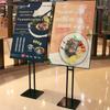 Kt placa inclinada plano pendurado quadro fábrica duplo polo inclinado placa KT placa de elevação expositor loja outdoor poster stand