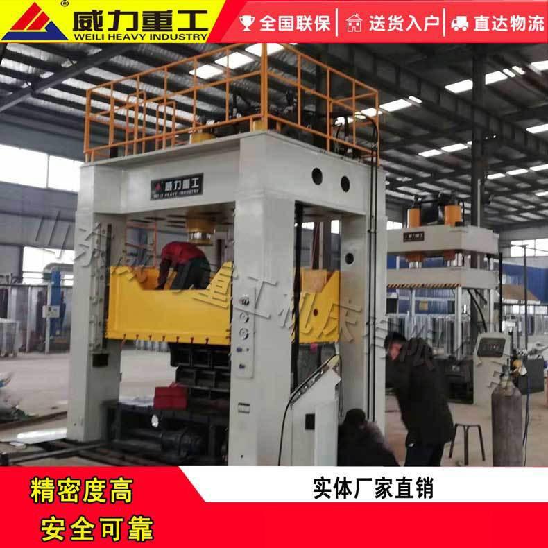 10864720857_1214082817