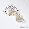 Roupas de Trabalho Versáteis de Cao Shi, Brincos de Coração Exquisitos para Mulheres, Brincos Pequenos com Zircônia Microincrustada, Estilo Fashionável para o Dia a Dia