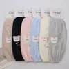 Mangas de Veludo com Manga Longa para Outono e Inverno para Adultos, Anti-Manchas, Mangas Protetoras Quentes com Letras Bordadas, Design Fofo de Morango para Mulheres