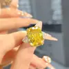 Anillo Largo Rosa de Zirconio con Corte Radiante, Súper Brillante y Lujoso, con Forma de Almohada para Mujer, Anillo Abierto Amarillo de Diamante Rectangular, Simple y Elegante para Mujer