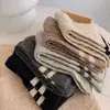 Calcetines de rayas retorcidas estilo universitario japonés para mujer, calcetines hasta la mitad de la pantorrilla, calcetines de lana engrosados y cálidos para otoño e invierno, calcetines retro holgados