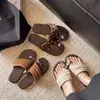 Pantuflas planas sin cordones para mujer, nuevo estilo 2025, para usar con faldas, para vacaciones en la playa, sandalias casuales de verano de una sola tira