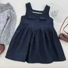 Conjunto de Moda Feminina Outono 2026 Camisa de Manga Longa com Bolinhas Vestido Colete Jeans Sem Mangas Conjunto Fofo de Duas Peças para Bebê