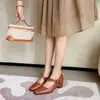 Zapatos retro Mary Jane cuadrados para mujer con aumento interno de altura, nuevo estilo 2026, planos versátiles de punta fina para commuting que son cómodos de llevar