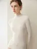 Suéter de cashmere puro para mulheres, novo estilo outono e inverno, gola alta discreta, malha slim fit, suéter base de cor sólida, top para o dia a dia
