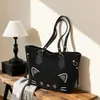 Bolsa Feminina Estilo Coreano com Novo Design 2025, Bolsa Tote Moderna de Grande Capacidade, Bolsa de Ombro Versátil para Estudantes e Commuters