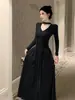 Vestido Minimalista Único Chique com Fitas Vintage, Vestido Justo, Item Popular Feminino de Outono Guangzhou Treze Passos