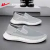 Sapatos masculinos slip-on para puxar 2026 novo verão malha respirável sapatos de pai sola macia sapatos leves para homens idosos Z