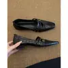 Cross2026 Otoño Nuevo Tacón Grueso Estilo Retro Remache Mary Jane Zapatos Hebilla de Cuero Punta Cuadrada Corte Bajo Piel Genuina Zapatos de Salón Mujer
