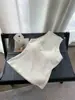 Camisola Estilo Deseo Puro con Espalda Cruzada y Copas Integradas, Top de Verano sin Mangas para Usar en Capas o Solo, Diseño de Espalda Adelgazante y Hermoso, Top Básico para Mujer