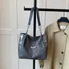 Bolsa de Mão Tendência e Fashion 2025 Nova Estilosa Versátil para o Dia a Dia Sob o Braço Ombro Bolsa Tote