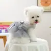 Roupas para Filhotes de Cachorro e Gatos Outono e Inverno Novo Estilo Colar de Pérolas Vestido Cisne Cinza Vestido de Princesa Estoque Pronto Roupas para Pets