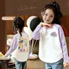 Camiseta Base para Niñas Estilo Coreano Nueva de Primavera y Otoño con Dobladillo Curvo, Camiseta de Manga Larga Color Bloque para Niños Mayores, Top de Moda Ajustado